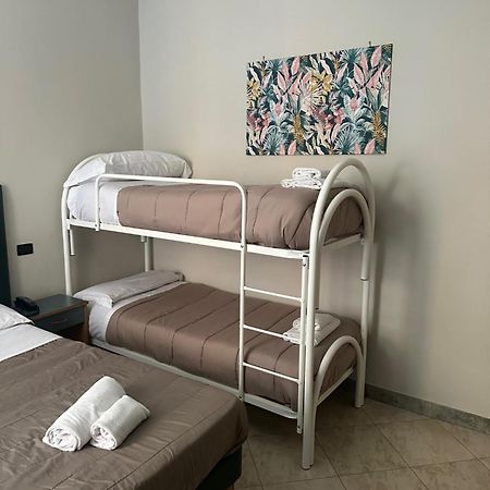 Smart Station Hotel Nápoly Kültér fotó